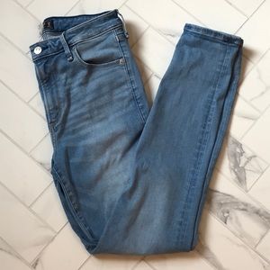 Abercrombie & Fitch High Rise Super Skinny Sz 6R/28